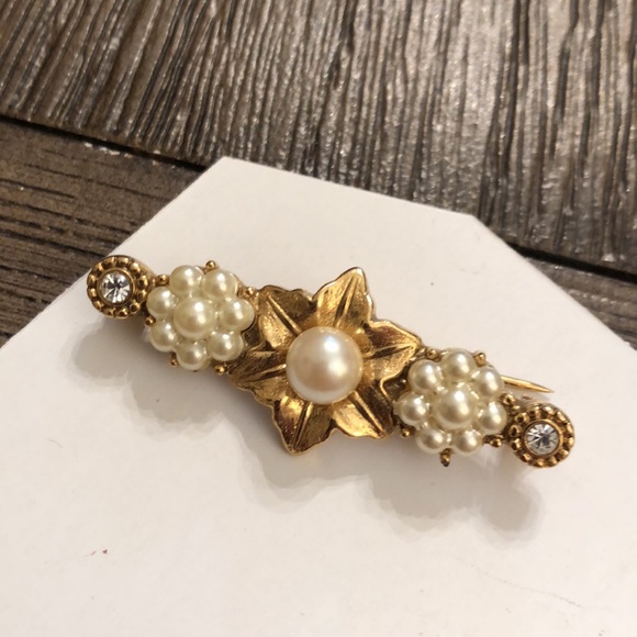 Vintage 1928 Brand Faux Pearl Flower & Rhinestone Bar Pin - Picture 14 of 14
